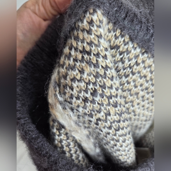 J.O.A. Size L - Gray/Khaki Plaid Sweater Skirt - Picture 5 of 7